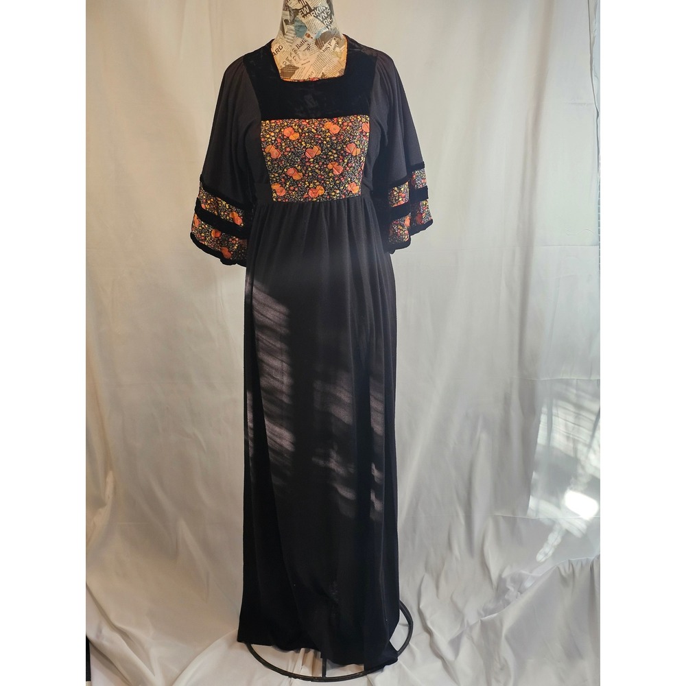 Vintage Vicky Vaughn‎ 1970's Prairie Dress. Size Small Union Made Maxi Dress CC